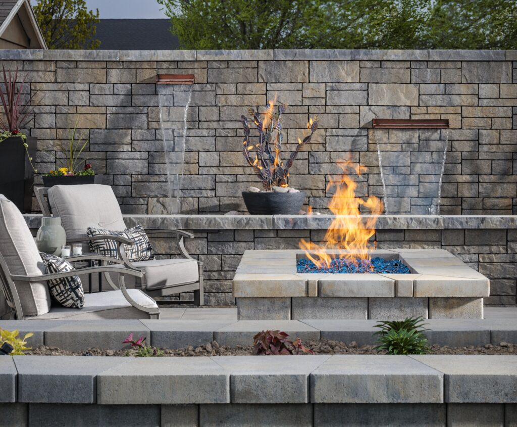 Belgard_Amcor_May2023_RES_AshlarTandemWall_SheltonWall_01 Residential hardscape projects located in Utah and Idaho with walls and pavers manufactured by Amcor, an Oldcastle Company.